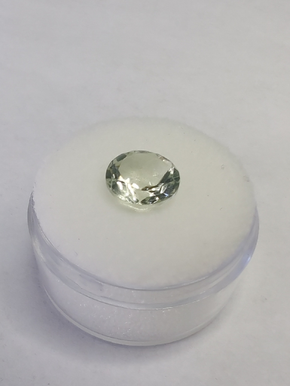 Presolyte Gemstone 2.57 Carat Total Weight
